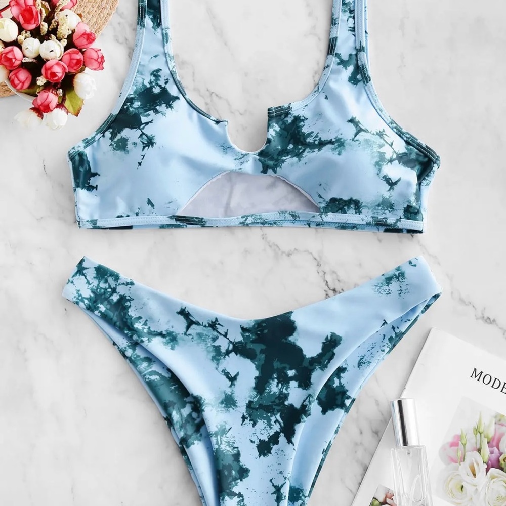V Notch Cutout Tie-die Bikini